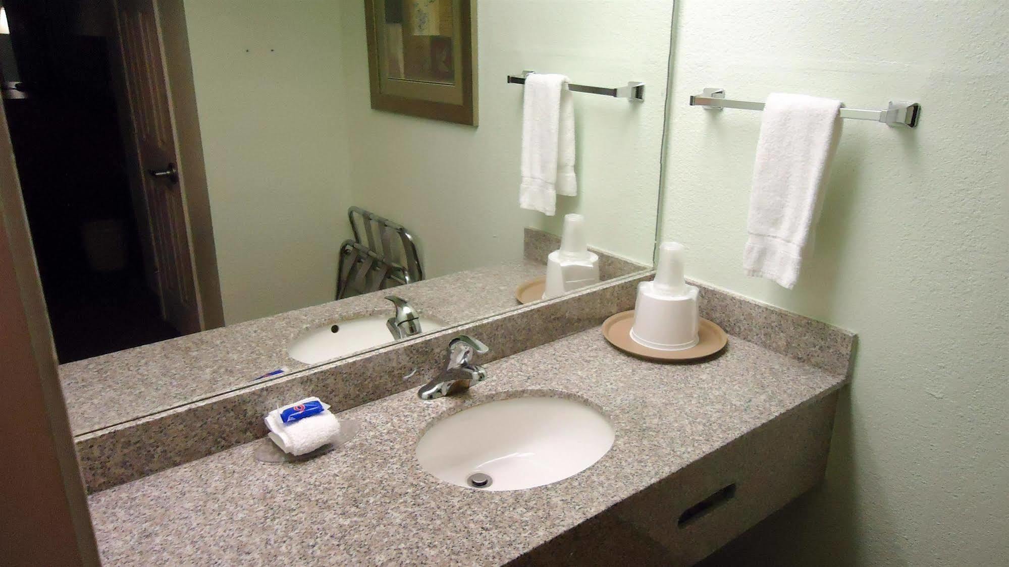 Motel 6 Denham Springs, La Zewnętrze zdjęcie
